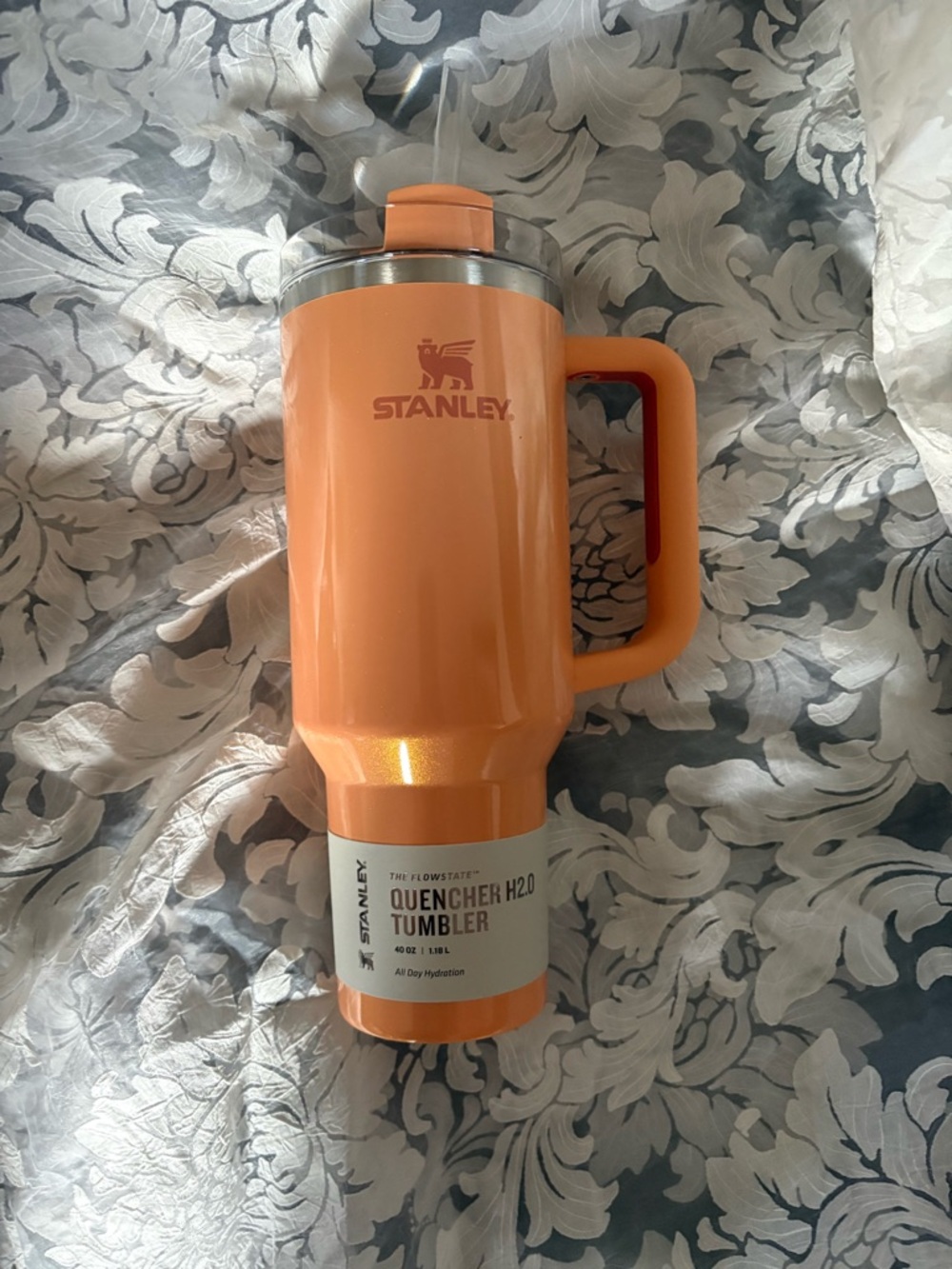 New in box Stanley The Flowstate 40ox Tumbler